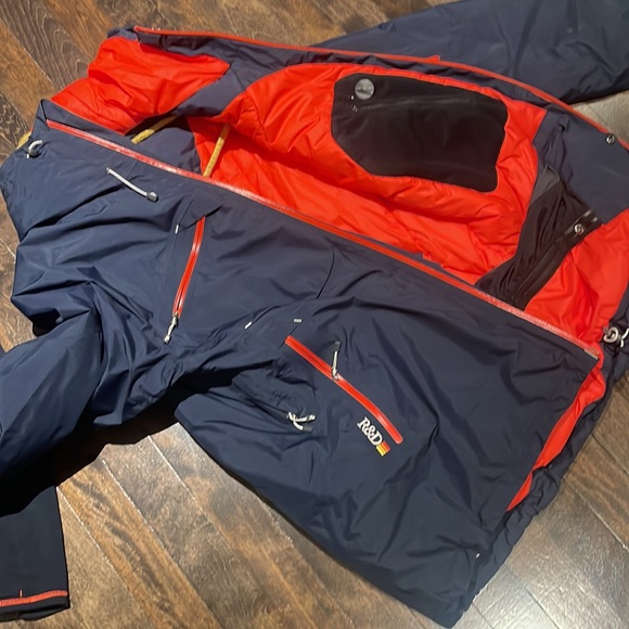 Peak performance never Worn - Picture 3 of 3